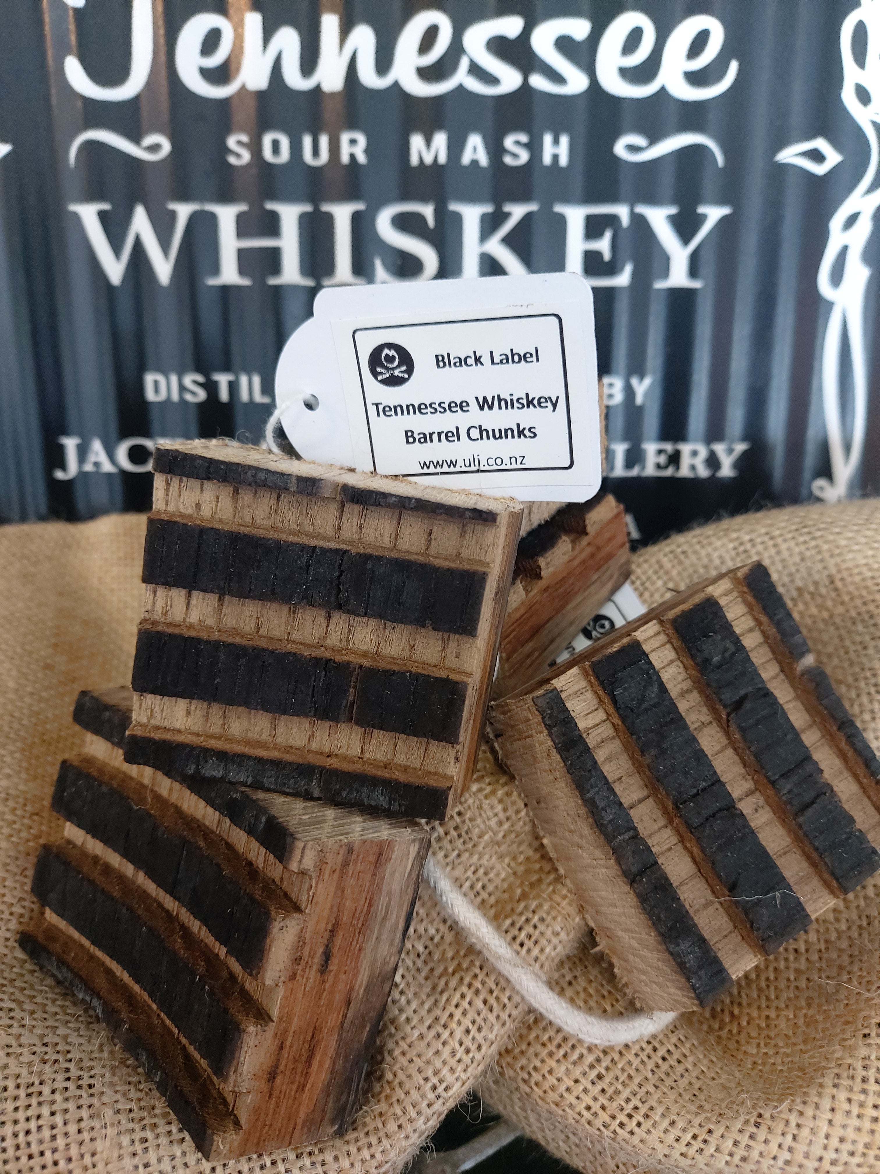 Tennesse Black Label Oak Whisky Barrel Chunks 2kg by Urban Lumberjack